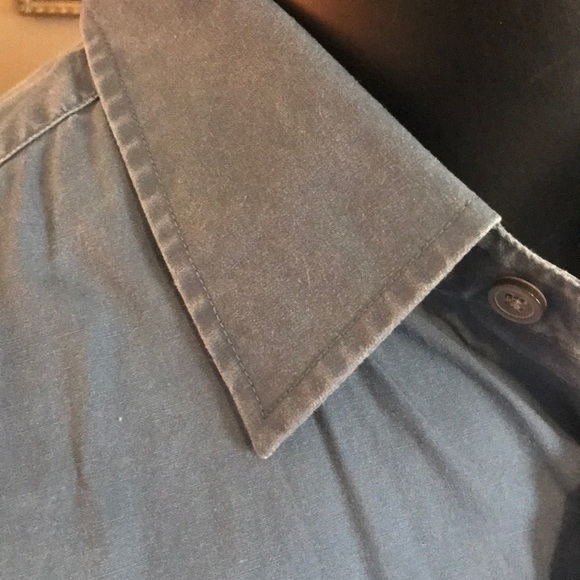 Banana Republic cotton button down in XL - Picture 2 of 3